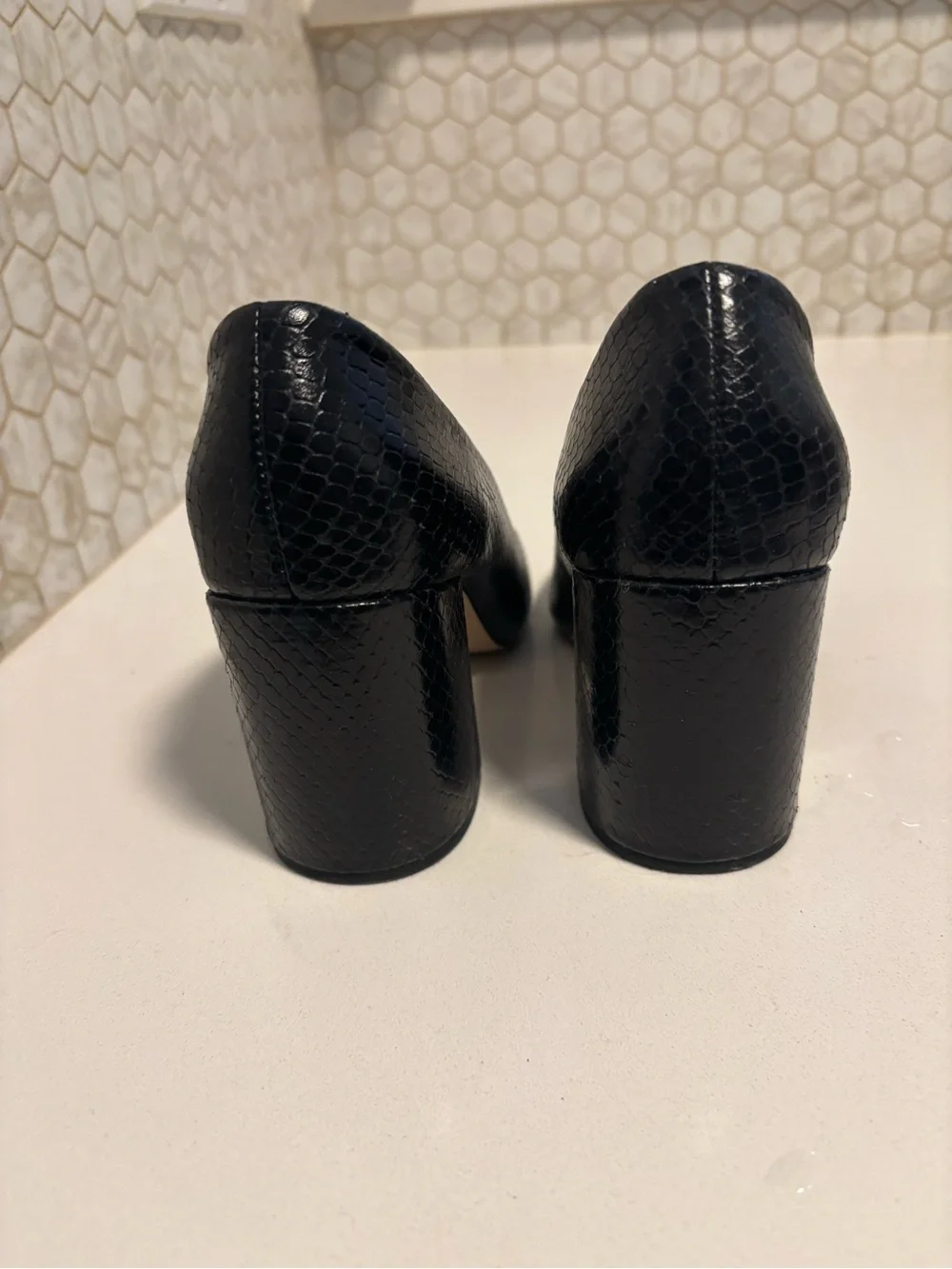 Zara Black Snakeskin-Texture Pointed Toe Pumps - Picture 5 of 6